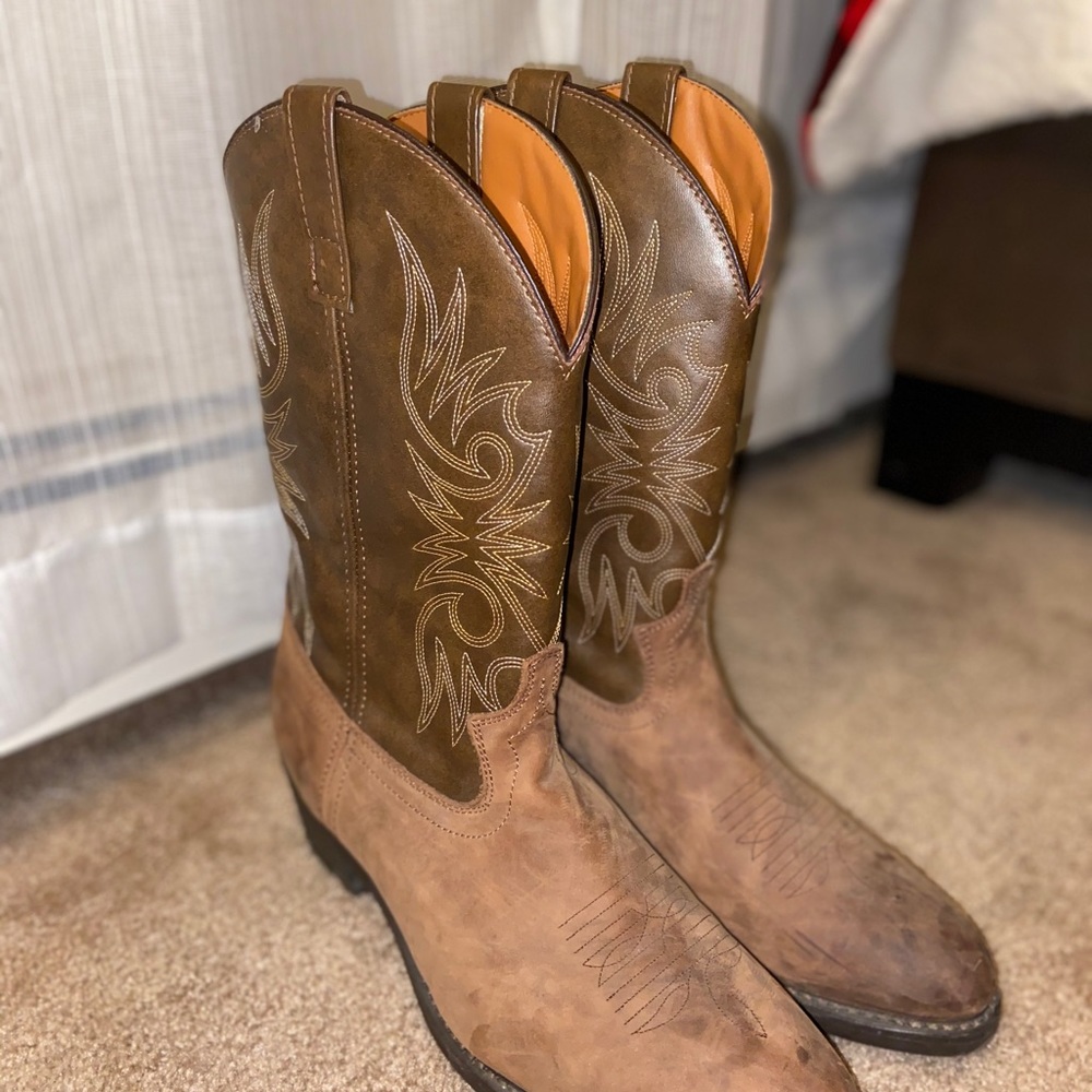 Men’s size 12 Laredo Cowboy Boots